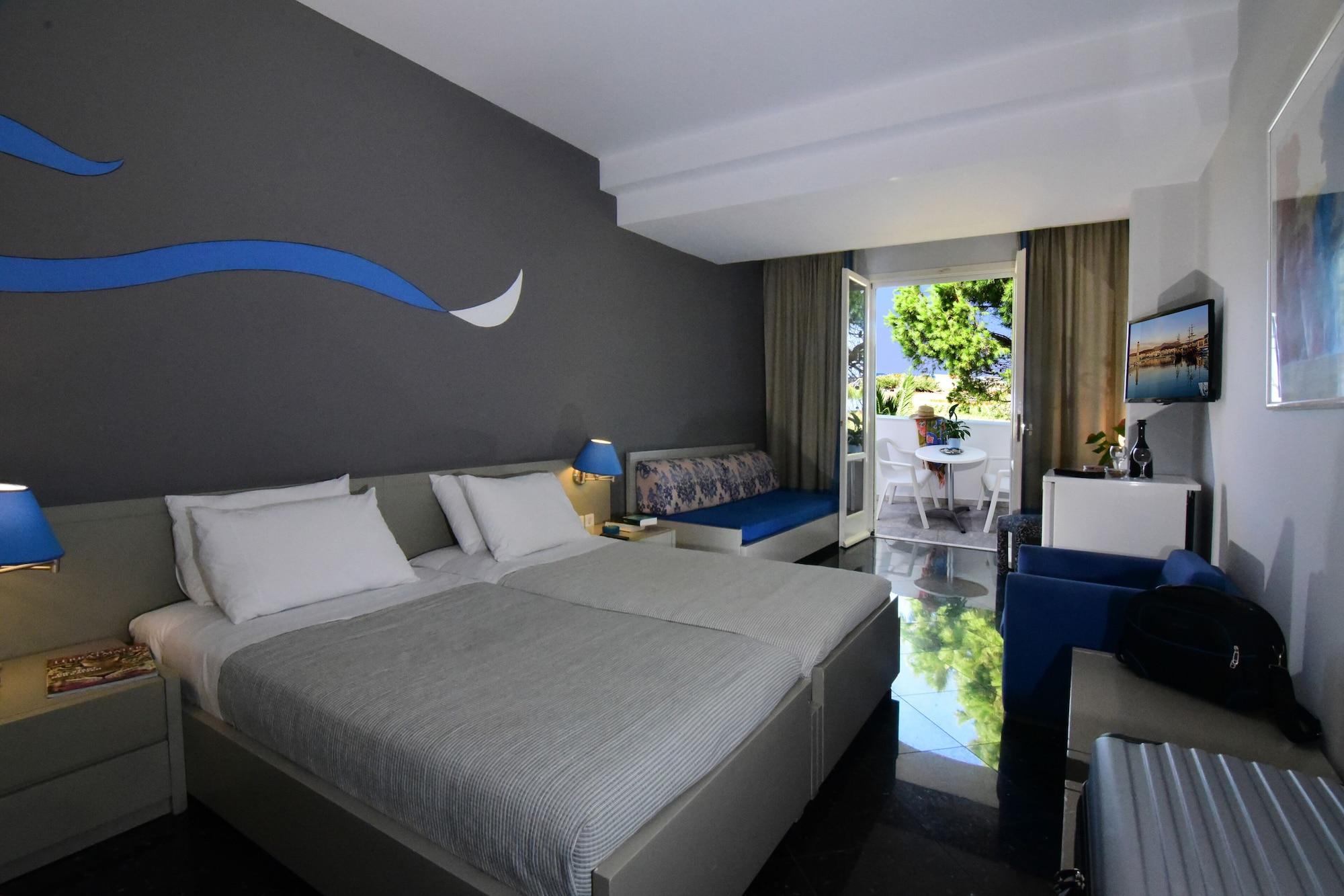 Mantenia Hotel Platanes  Zewnętrze zdjęcie